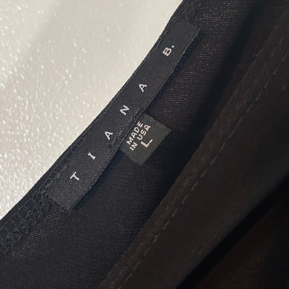 Black Knot Dress - Picture 3 of 5